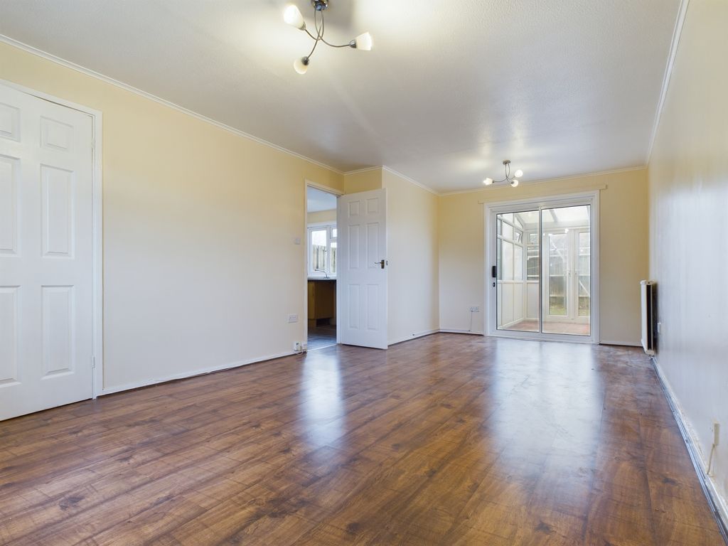 3 bed semidetached house to rent in Schubert Road, Brighton Hill