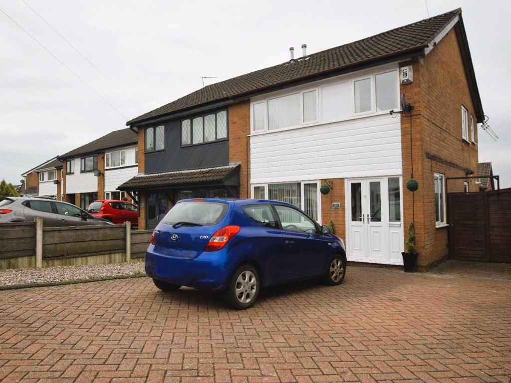 3 bed semidetached house for sale in Broadhill Road, Stalybridge SK15