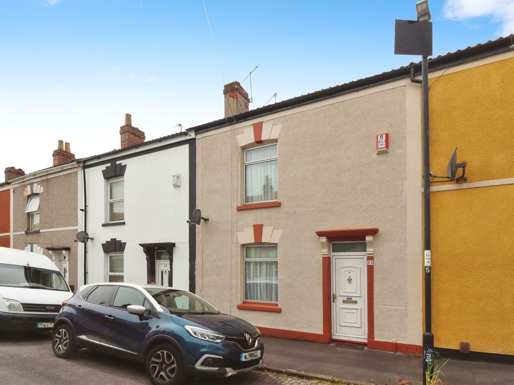 3 bed terraced house for sale in York Street, Barton Hill, Bristol BS5