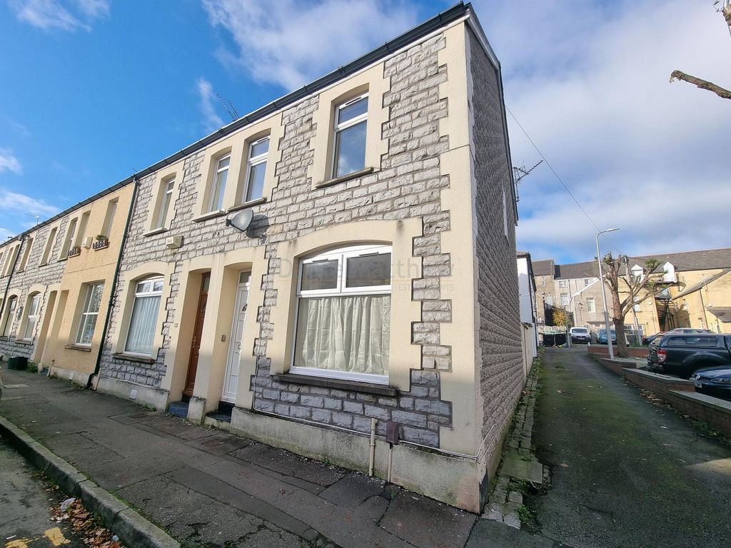 3 bed end terrace house for sale in Greenwood Street, Barry CF63, £
