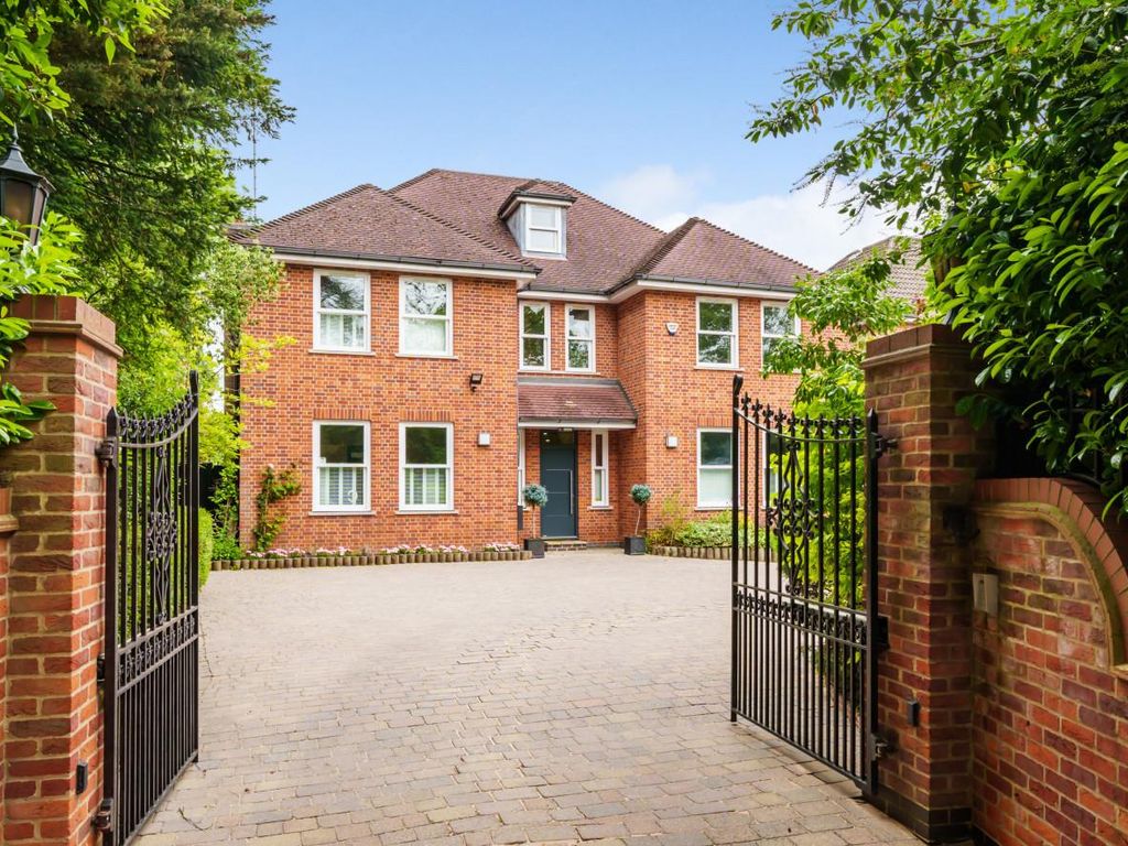 8 bed detached house for sale in Totteridge Lane, London N20, £