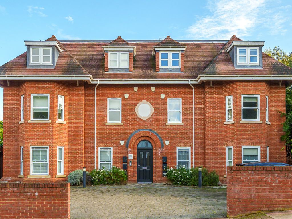 2 bed flat for sale in Ashmere Avenue, Beckenham BR3, £390,000 Zoopla