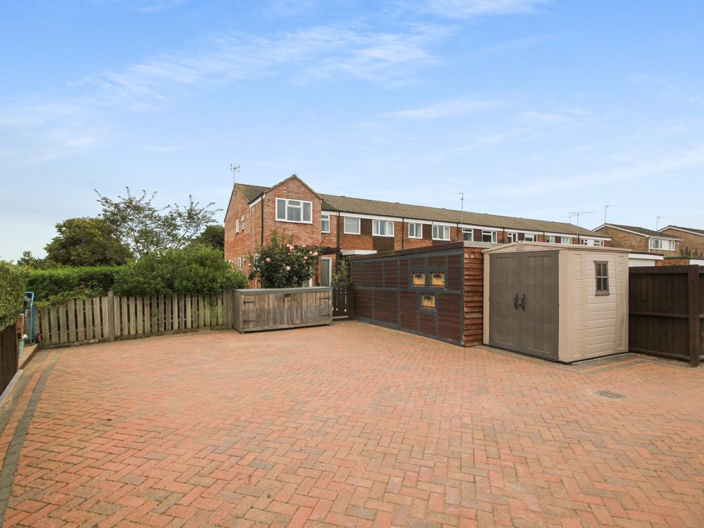 3 bed end terrace house to rent in Dovedale, Thornbury BS35 Zoopla