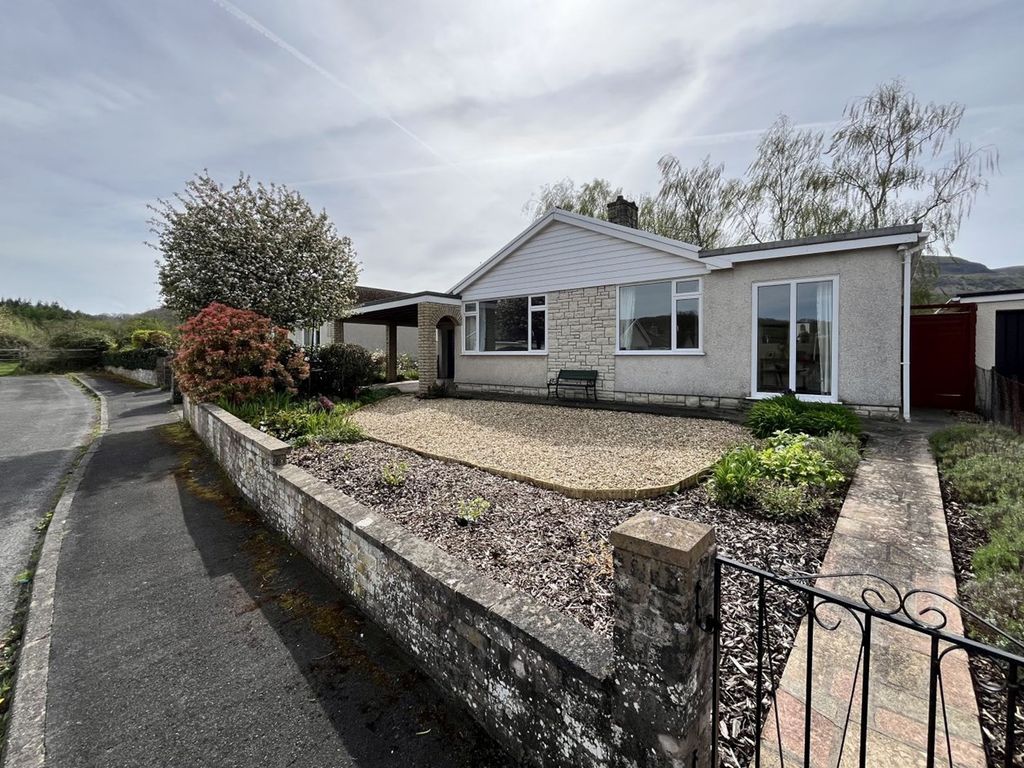 3 bed detached bungalow for sale in Beechwood Road, Llangattock
