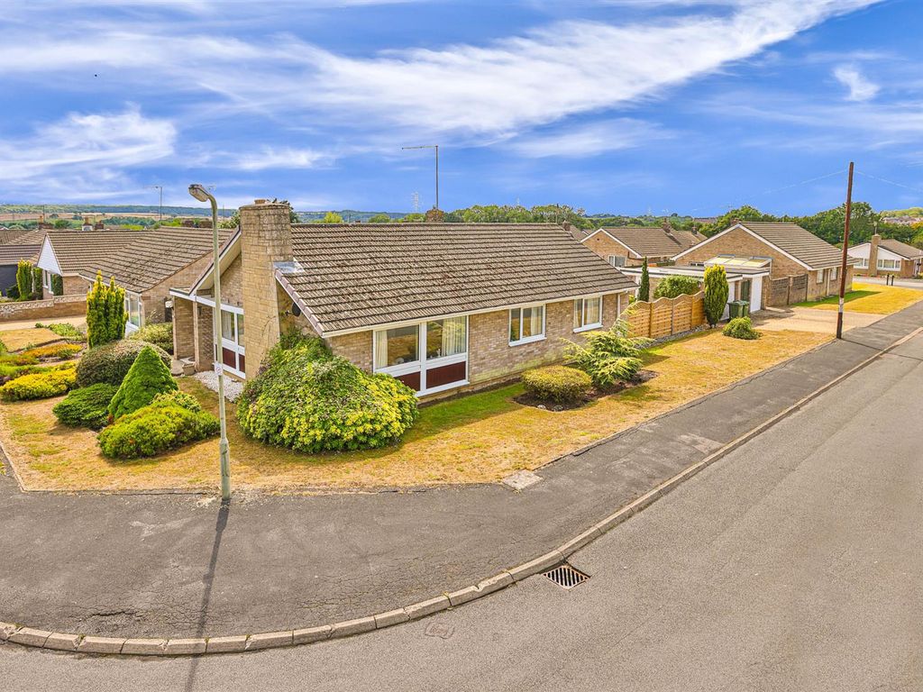 3 bed detached bungalow for sale in Berwick Road, Stanion, Kettering