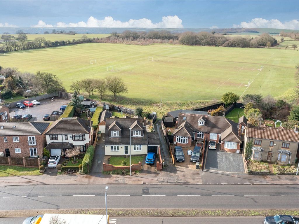 4 bed detached house for sale in Hitchin Road, Luton, Bedfordshire LU2