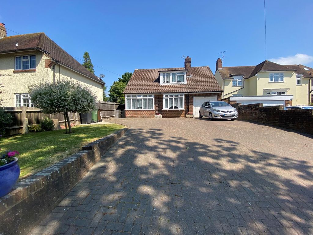 4 bed detached house for sale in Turkey Road, Bexhill On Sea TN39, £