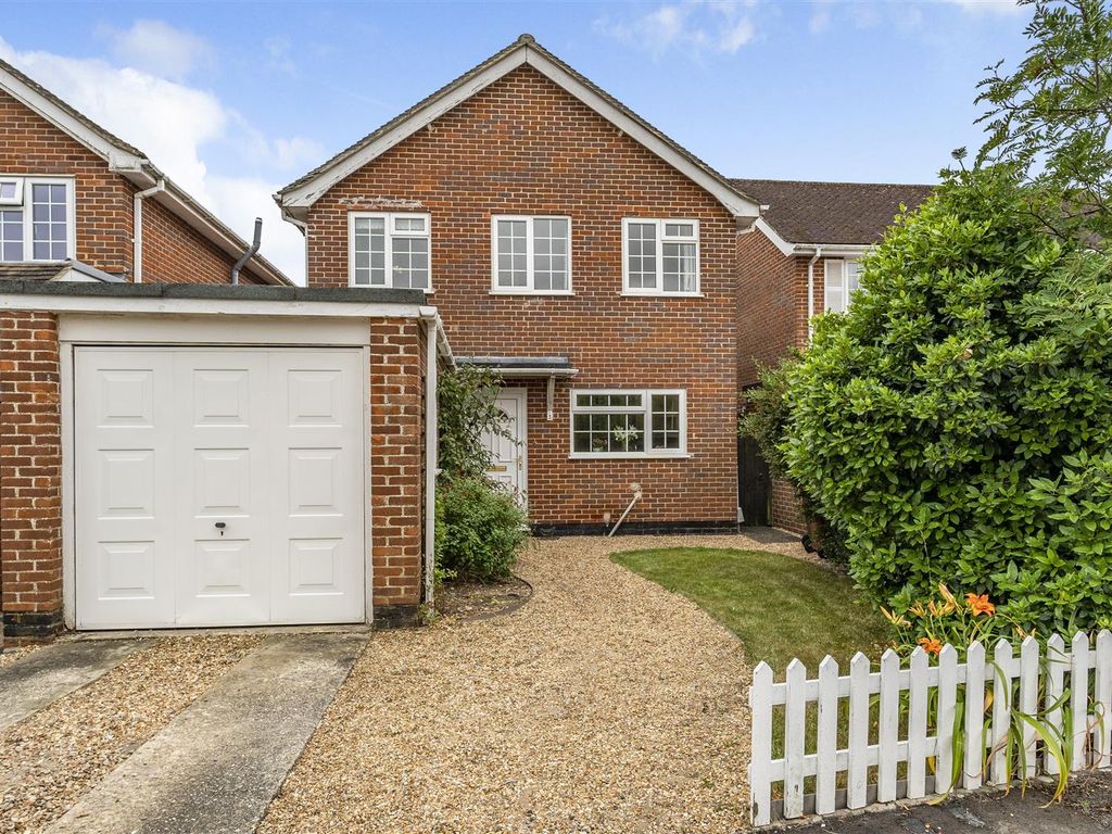 3 bed detached house for sale in Springbank, Summersdale, Chichester PO19 Zoopla