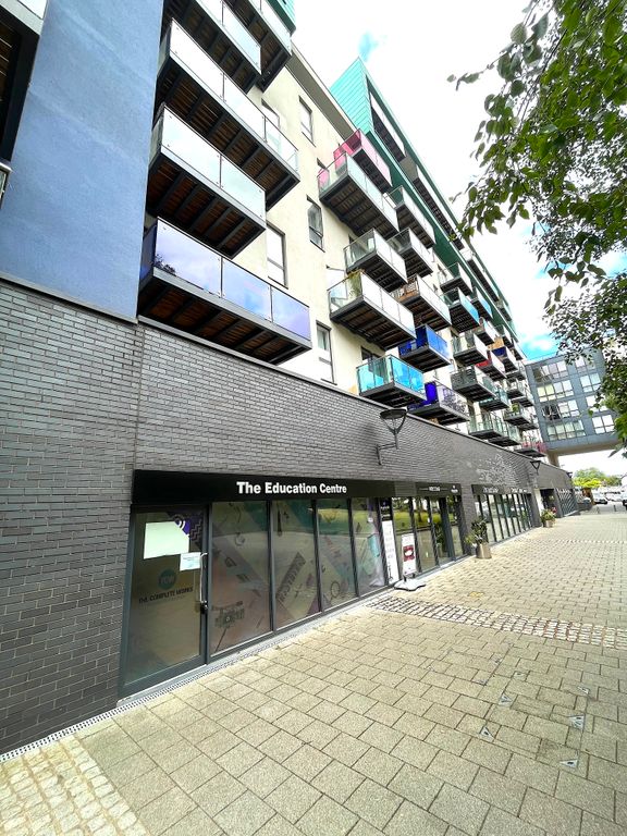 Retail premises to let in Commercial To Rent Lewisham, Adana Building