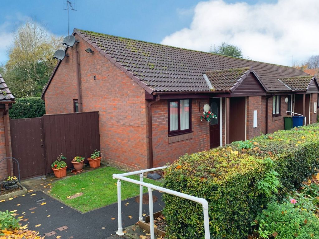 2 bed bungalow for sale in Hollytree Mews, Guisborough, North Yorkshire TS14 Zoopla