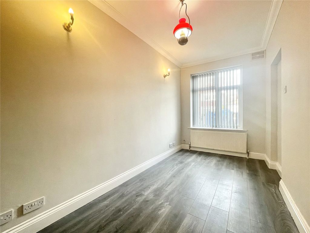 1 bed flat to rent in Elgar Avenue, Ealing, London W5, £1,500 pcm Zoopla