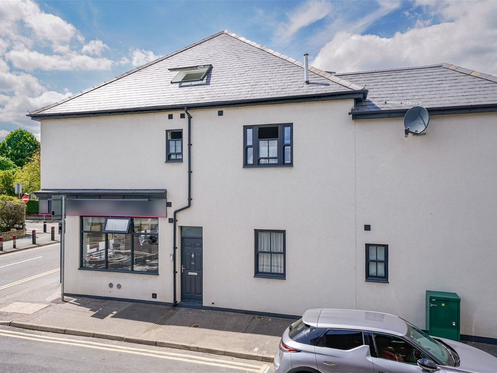 2 bed flat for sale in Langley Road, Watford WD17, £350,000 Zoopla