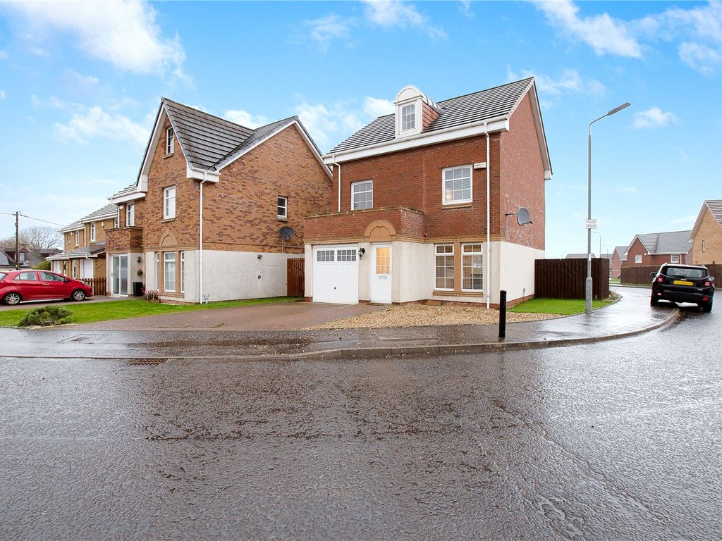 4 bed town house for sale in Provost Crescent, Netherburn, Larkhall