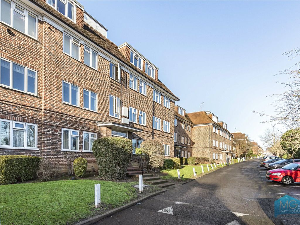 2 bed flat to rent in Granville Place, High Road, North Finchley