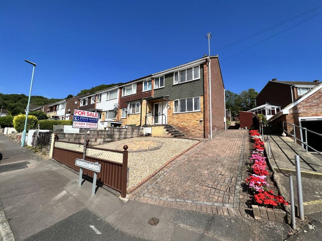 3 bed end terrace house for sale in Orchard Close, Mitcheldean GL17