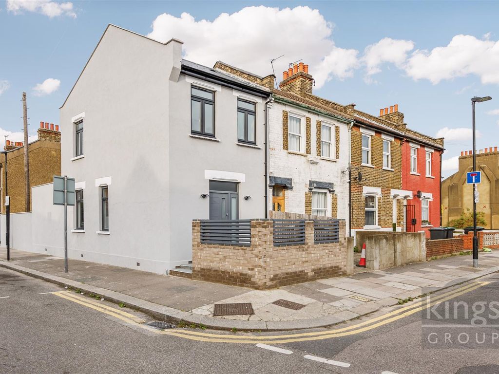 Commonwealth Road, London N17  