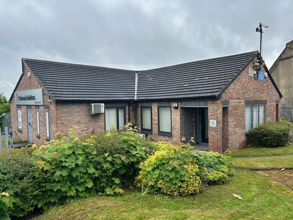 Office to let in Otley Road, Bradford BD3, £30,000 pa Zoopla