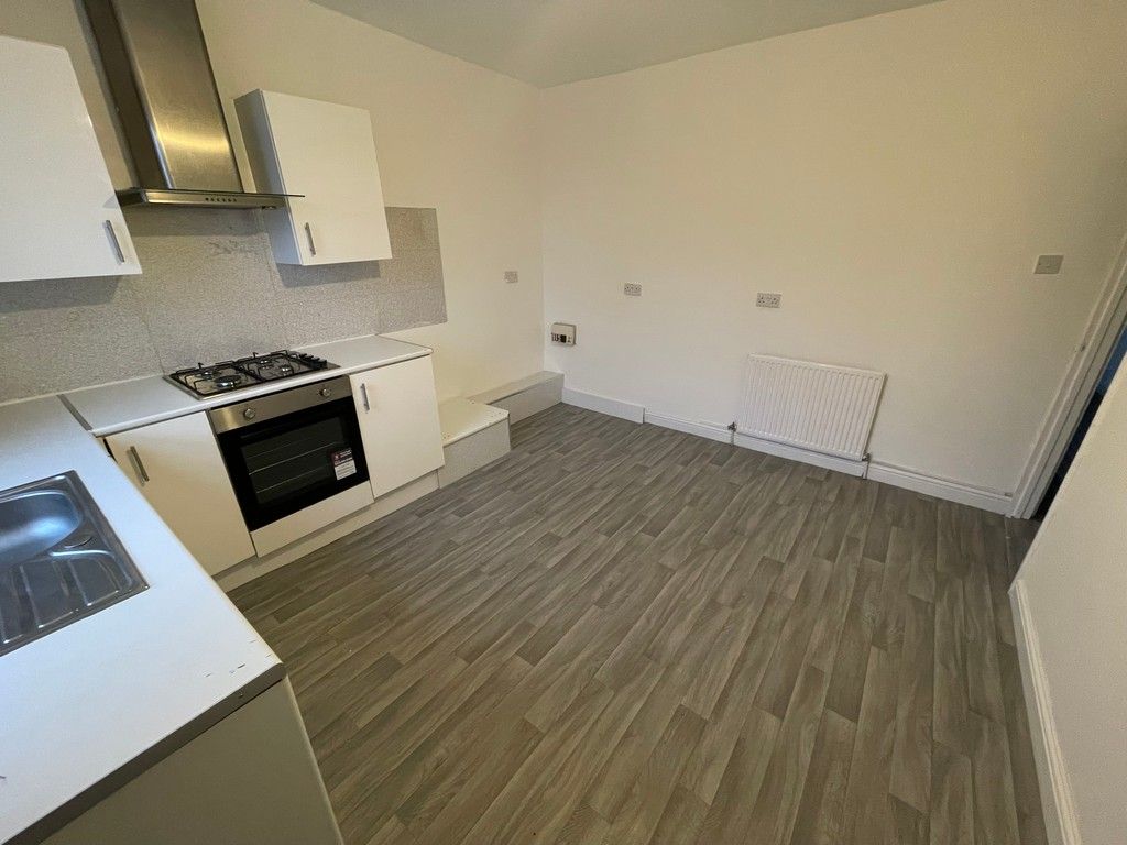 2 bed flat to rent in Station Road, Sheffield S9, £700 pcm Zoopla