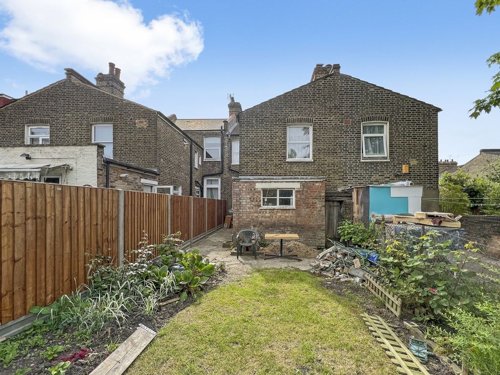 3 bed terraced house for sale in Gardens, Harlesden NW10 Zoopla
