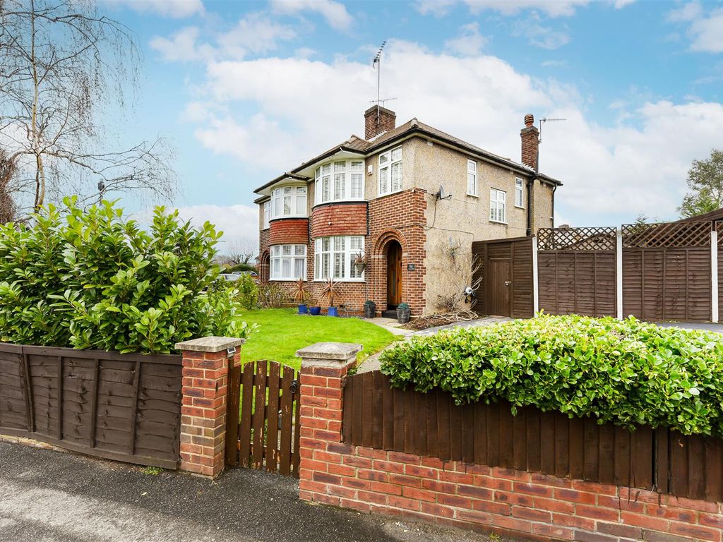 3 bed semidetached house for sale in Kings Head Hill, London E4 Zoopla