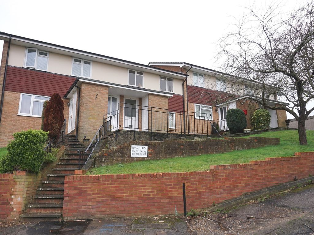 1 bed for sale in Leas Close, Chessington, Surrey. KT9, £
