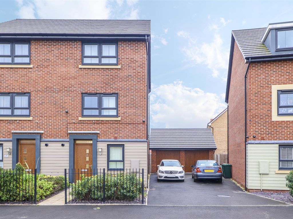 4 bed semidetached house to rent in Turnstone View, Canley, Coventry