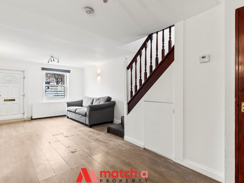 2 bed end terrace house to rent in St Marys Square, Ealing, London W5
