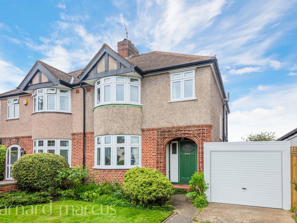 4 bed semidetached house for sale in Kinross Avenue, Worcester Park KT4 Zoopla