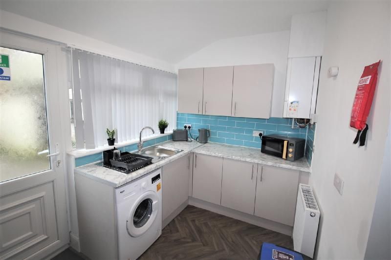 Room to rent in Peckers Hill Road, Sutton, St Helens WA9, £433 pcm Zoopla