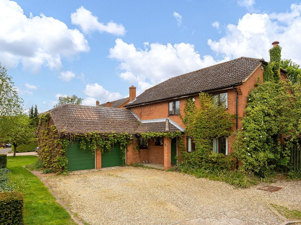 Diamond Close, Trumpington, Cambridge CB2  