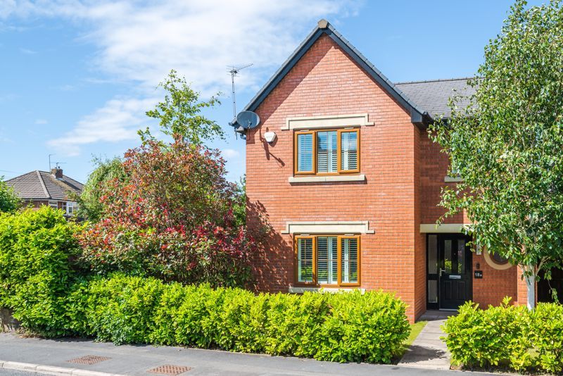 4 bed detached house for sale in Moss Lane, Hesketh Bank, Preston PR4