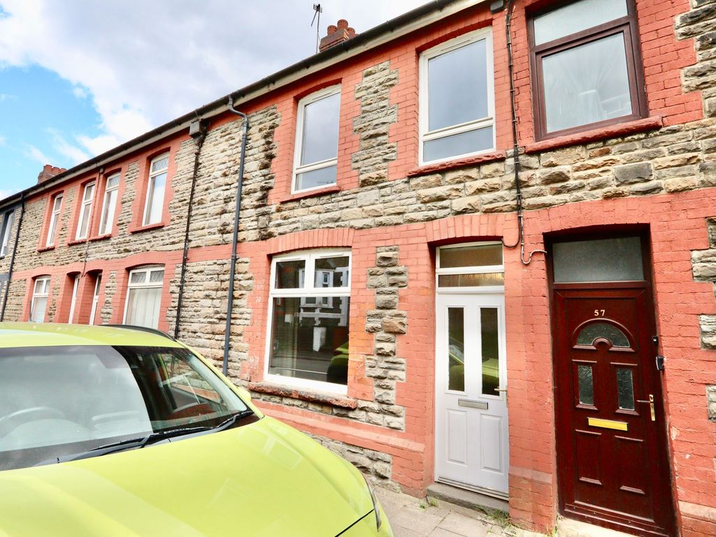 3 bed terraced house to rent in Llanbradach, Caerphilly CF83, £850 pcm