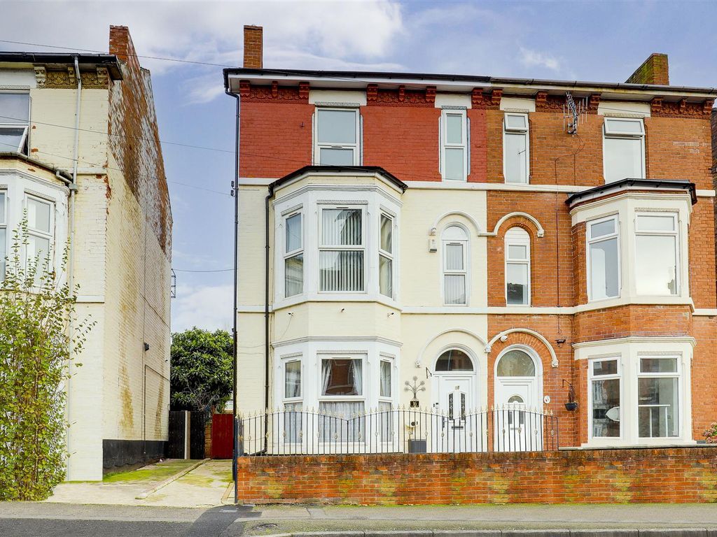 4 bed semidetached house for sale in Burford Road, Forest Fields