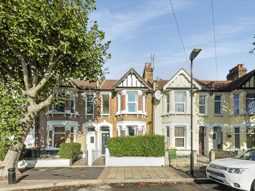 3 bed terraced house to rent in Denbigh Road, London E6, £2,400 pcm