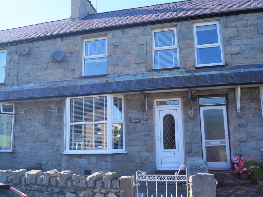 4 bed terraced house to rent in Gosen Terrace, Trefor, Caernarfon LL54