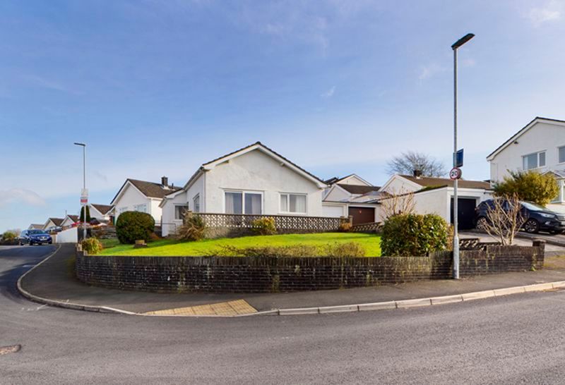 3 bed detached bungalow for sale in Elder Grove, Llangunnor, Carmarthen