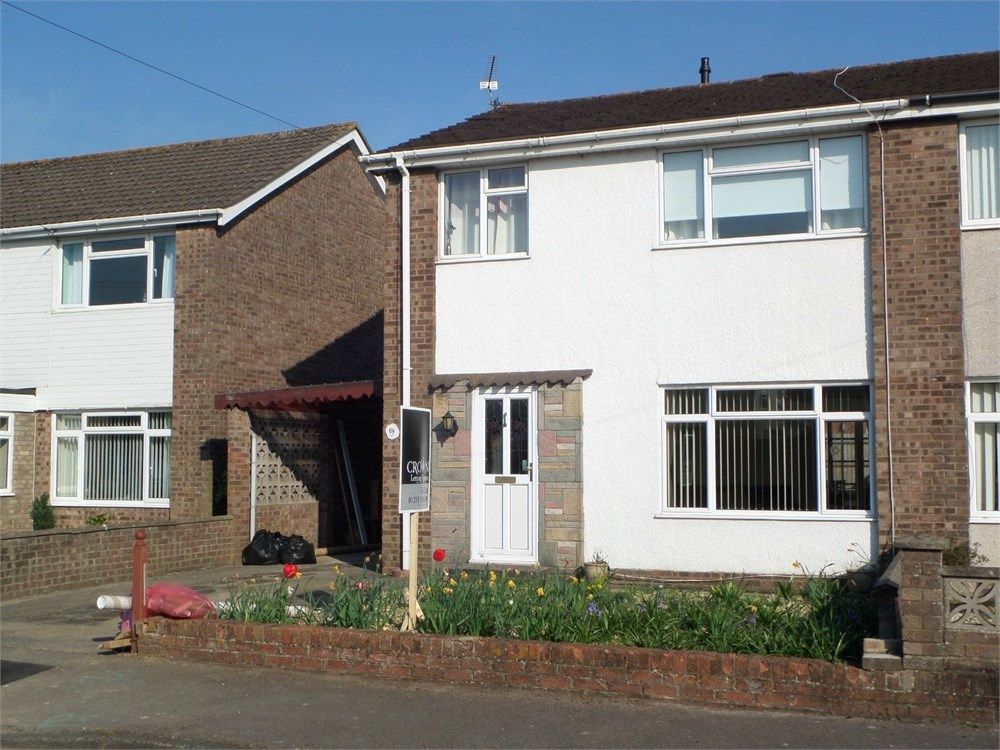 3 bed semidetached house to rent in Eagle Close, Caldicot NP26, £1,000