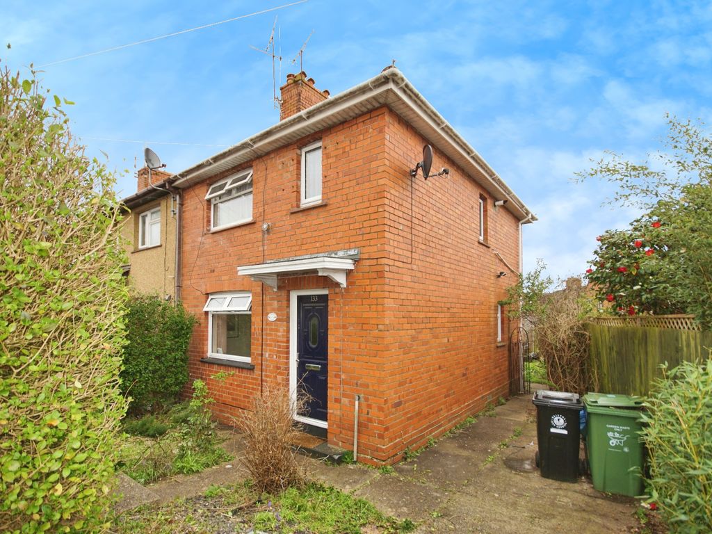 2 bed end terrace house for sale in Road, Bristol BS4, £