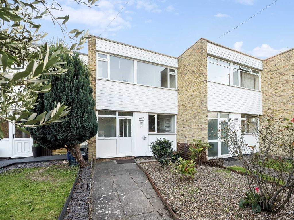 3 bed terraced house to rent in Kneller Road, Whitton, Twickenham TW2