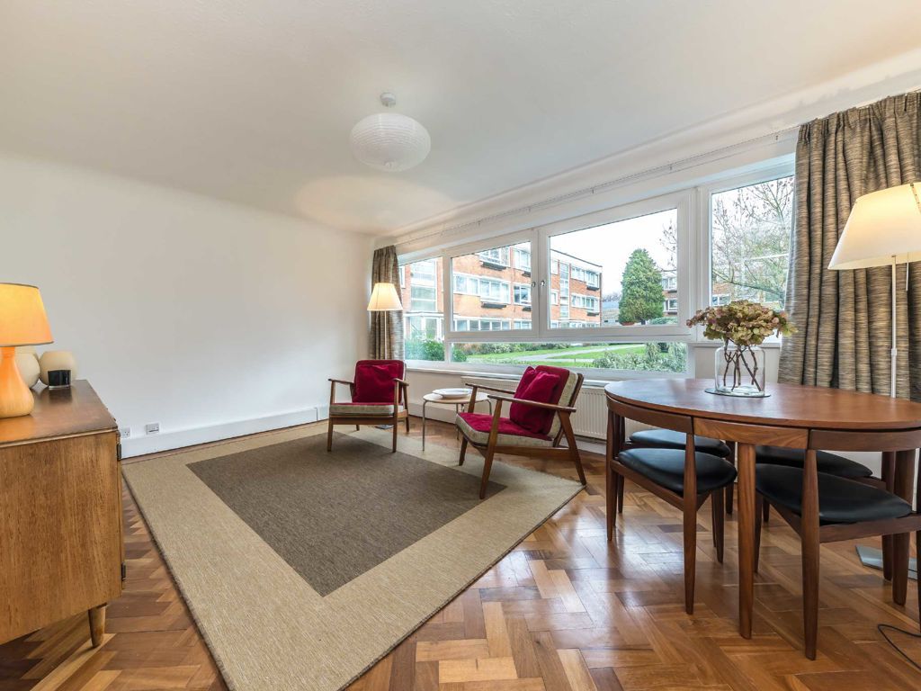2 bed flat for sale in Kings Road, Richmond TW10, £475,000 Zoopla