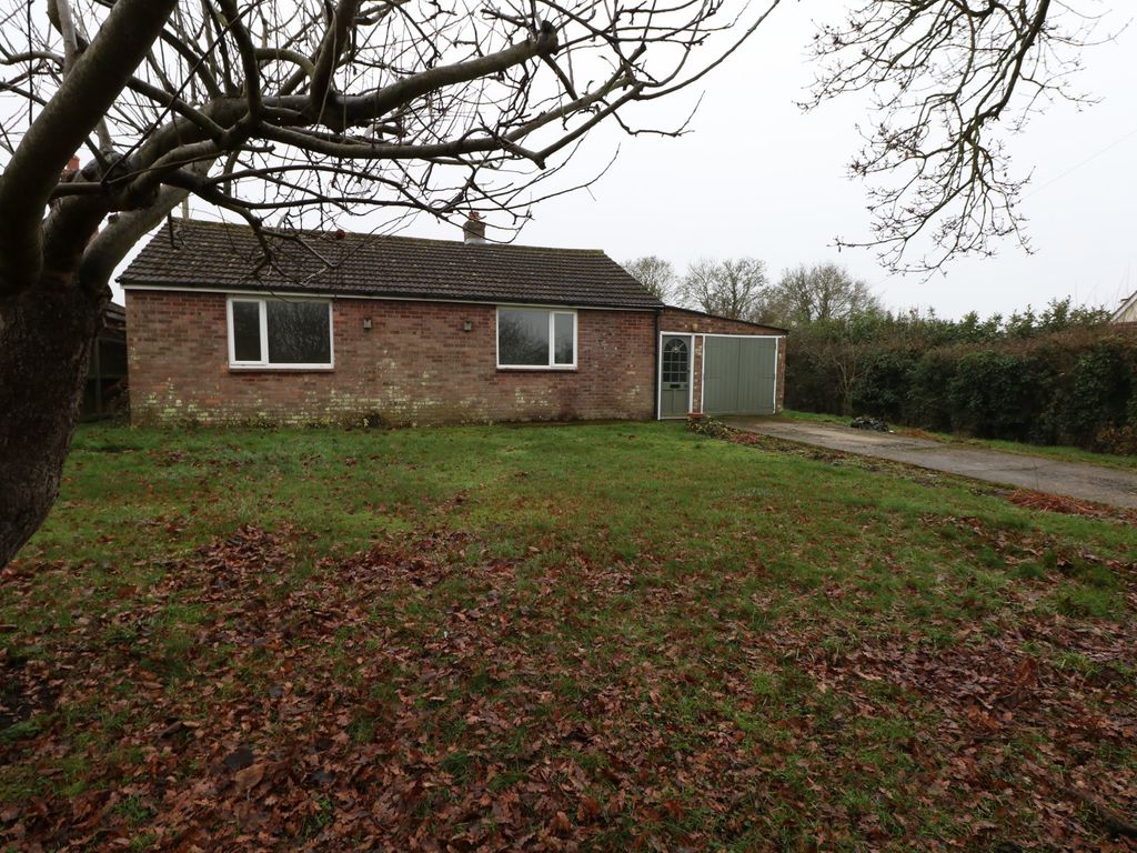 2 bed detached bungalow to rent in Heywood Road, Shelfanger, Diss IP22