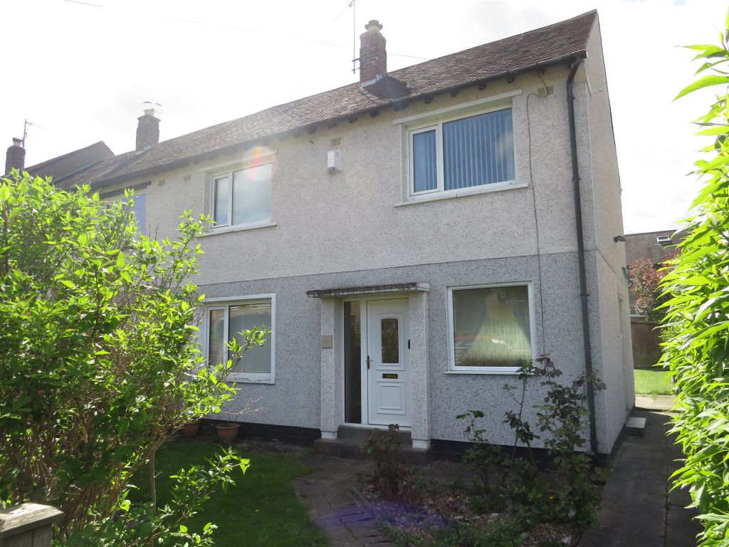3 bed end terrace house for sale in Aireview Crescent, Baildon, Shipley