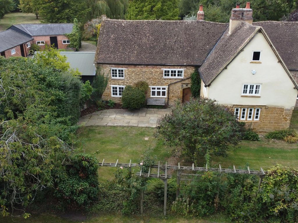 4 bed detached house for sale in Rugby Road, Barby, Rugby. Warwickshire