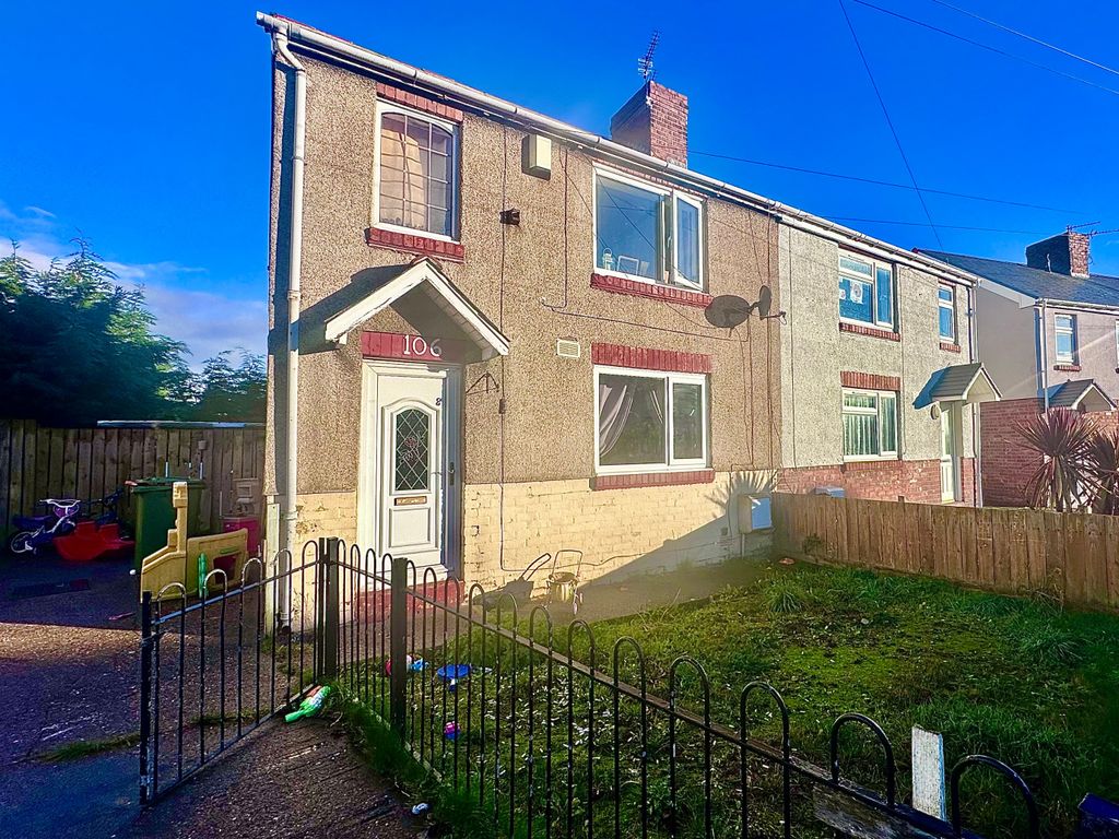 3 bed semidetached house for sale in Burnside, Bedlington
