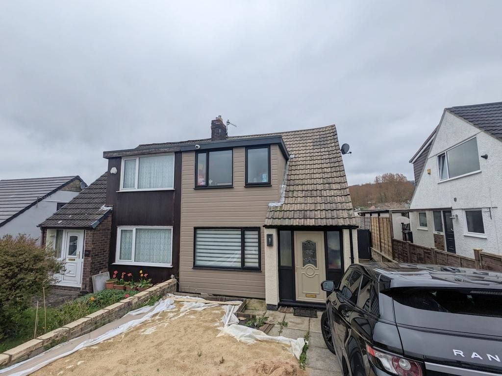 3 bed semidetached house for sale in Pasturelands Drive, Billington