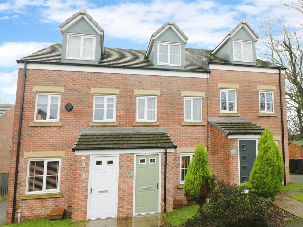3 bed town house for sale in Hughes Way, WathUponDearne, Rotherham
