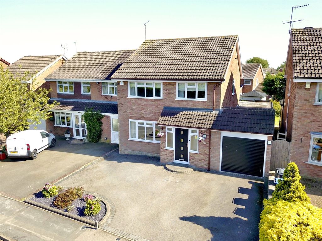 4 bed detached house for sale in Barwell Lane, Hinckley, Leicestershire
