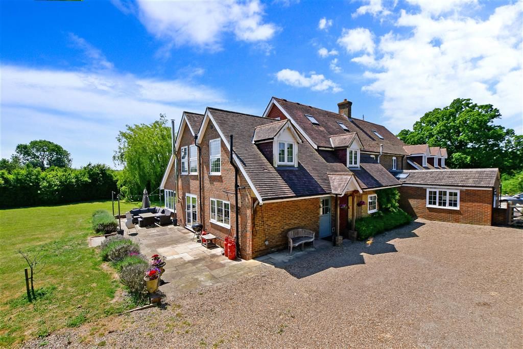 6 bed semidetached house for sale in Lower Farm Road, Boughton