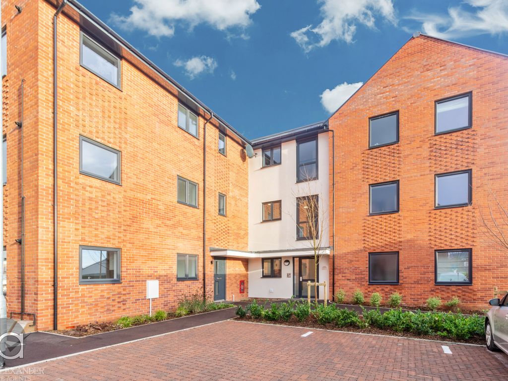 1 bed flat to rent in Doughton Road, Kelvedon, Colchester CO5, £1,000