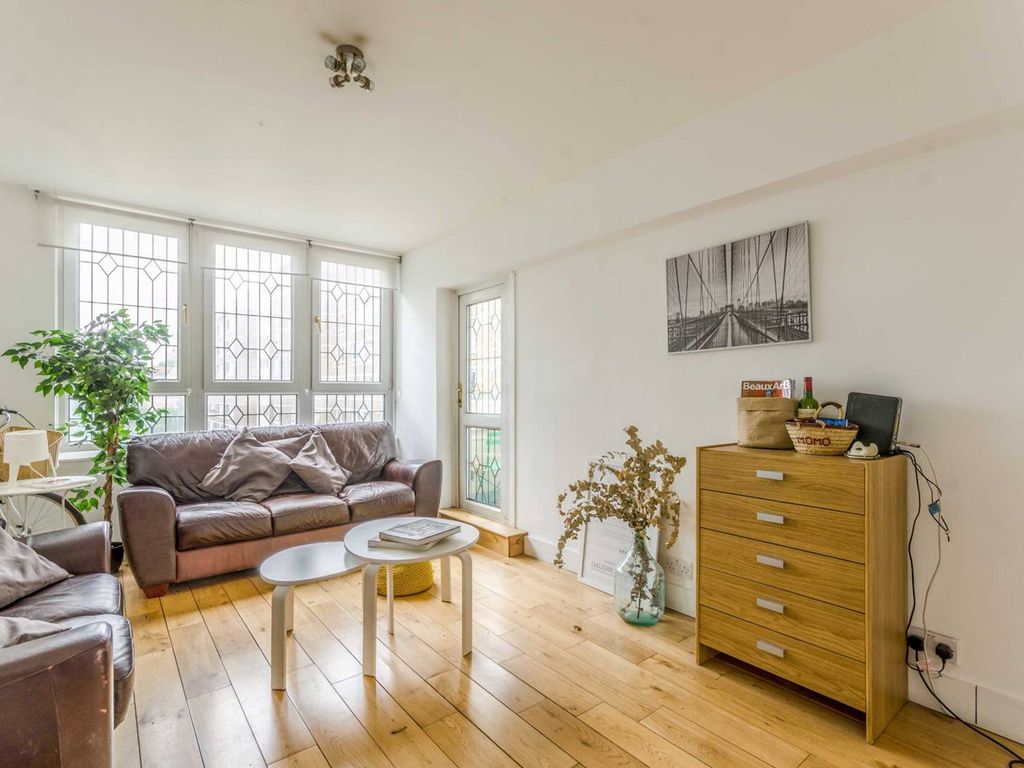 Peerless Street, Old Street, London EC1V  